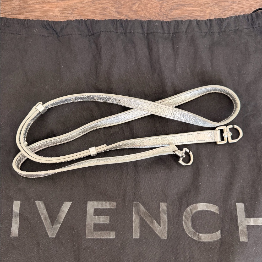 Givenchy Mini Antigona Shark Lock Bag - Picture 6 of 6